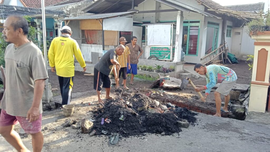 Aksi Bersama Warga Kecamatan Lowokwaru, Kota Malang: Kerja Bakti Kebersihan dan Penanggulangan Jentik Nyamuk