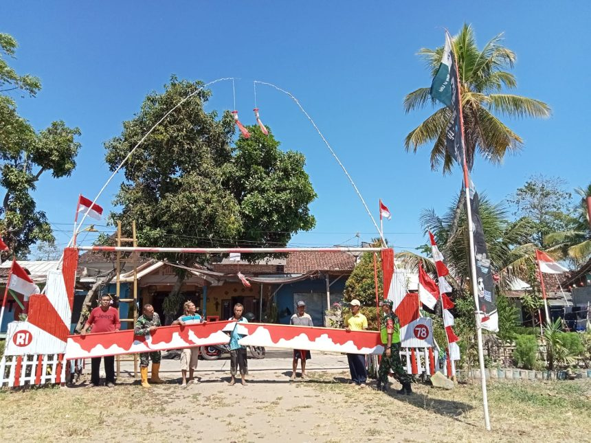 Warga Kecamatan Lowokwaru Kota Malang Bergotong Royong Persiapkan Lingkungan Menyambut Event Kemerdekaan 17 Agustus 2023