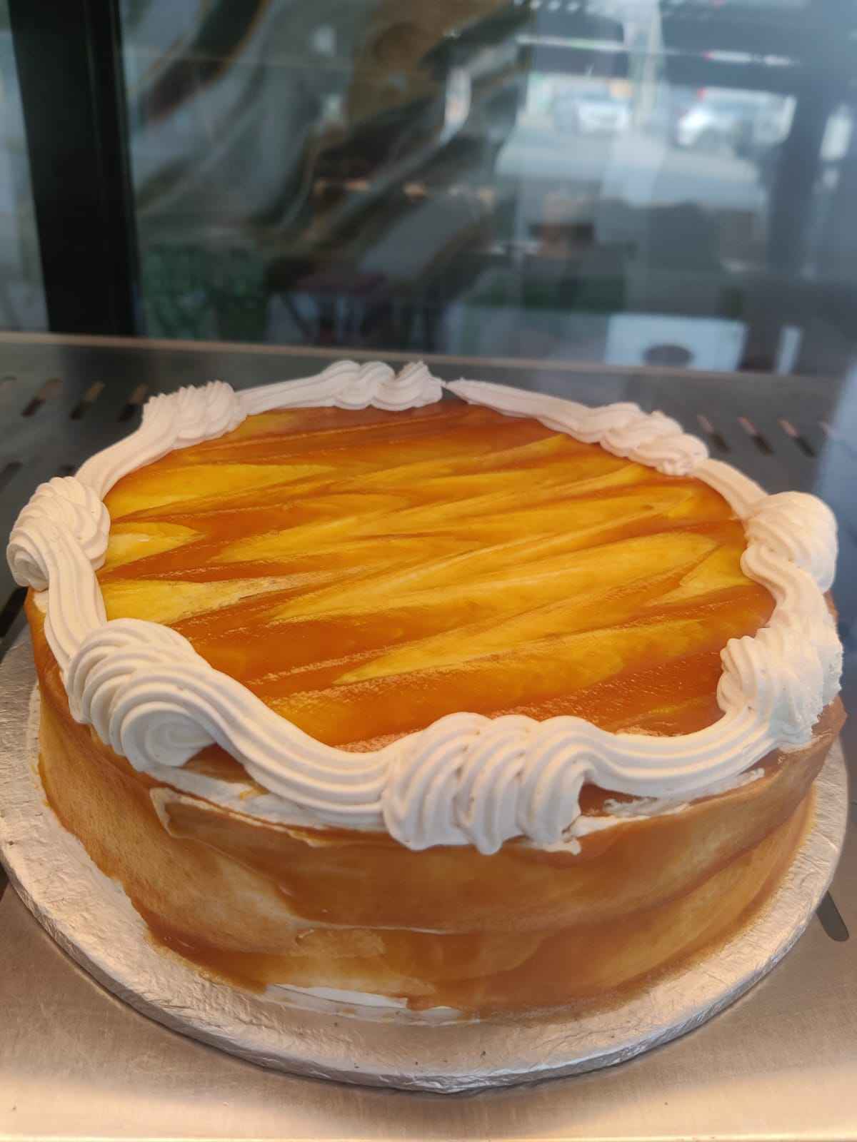Caramel Crunch Cake