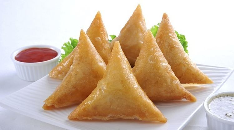Kaghzi Chicken Samosa