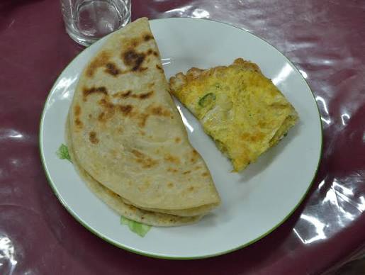 Omlet And Paratha