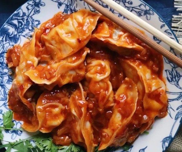 Saucy Momo Bites