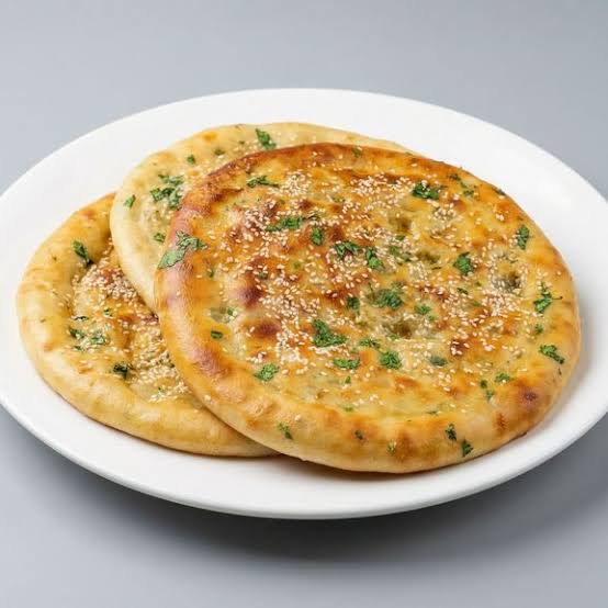 Alo Chicken Cheese Naan