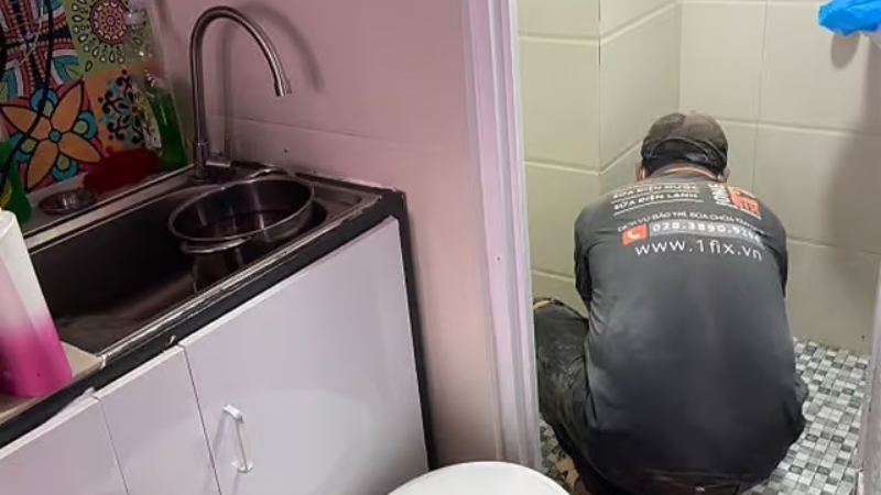Hướng Dẫn Vệ Sinh Thoát Sàn Đúng Cách | Chống Tắc & Khử Mùi