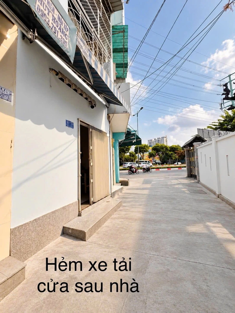 Bán nhà 2 mặt tiền Phạm Văn Đồng, 28m², 4PN, 6 tỷ - Ảnh thu nhỏ 3