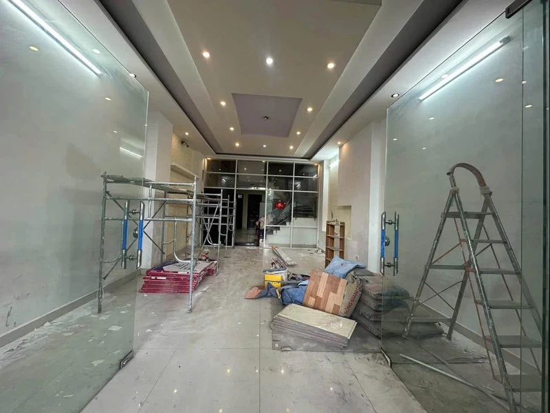 Cho thuê nhà 3 tầng mặt tiền 100m² Kinh Dương Vương Đà Nẵng