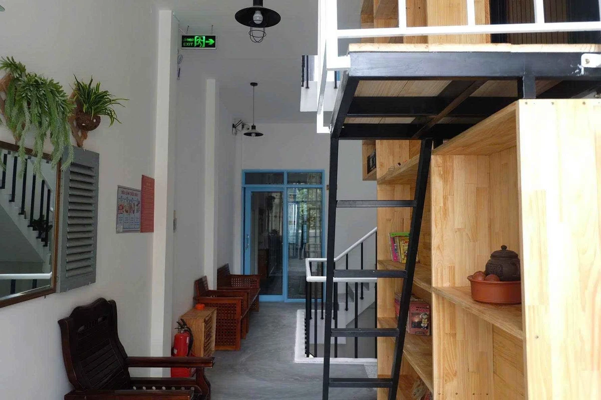 Cho thuê nhà mặt tiền 3 tầng 60m2, 7PN, khu Ghềnh Ráng, Quy Nhơn - Ảnh thu nhỏ 2