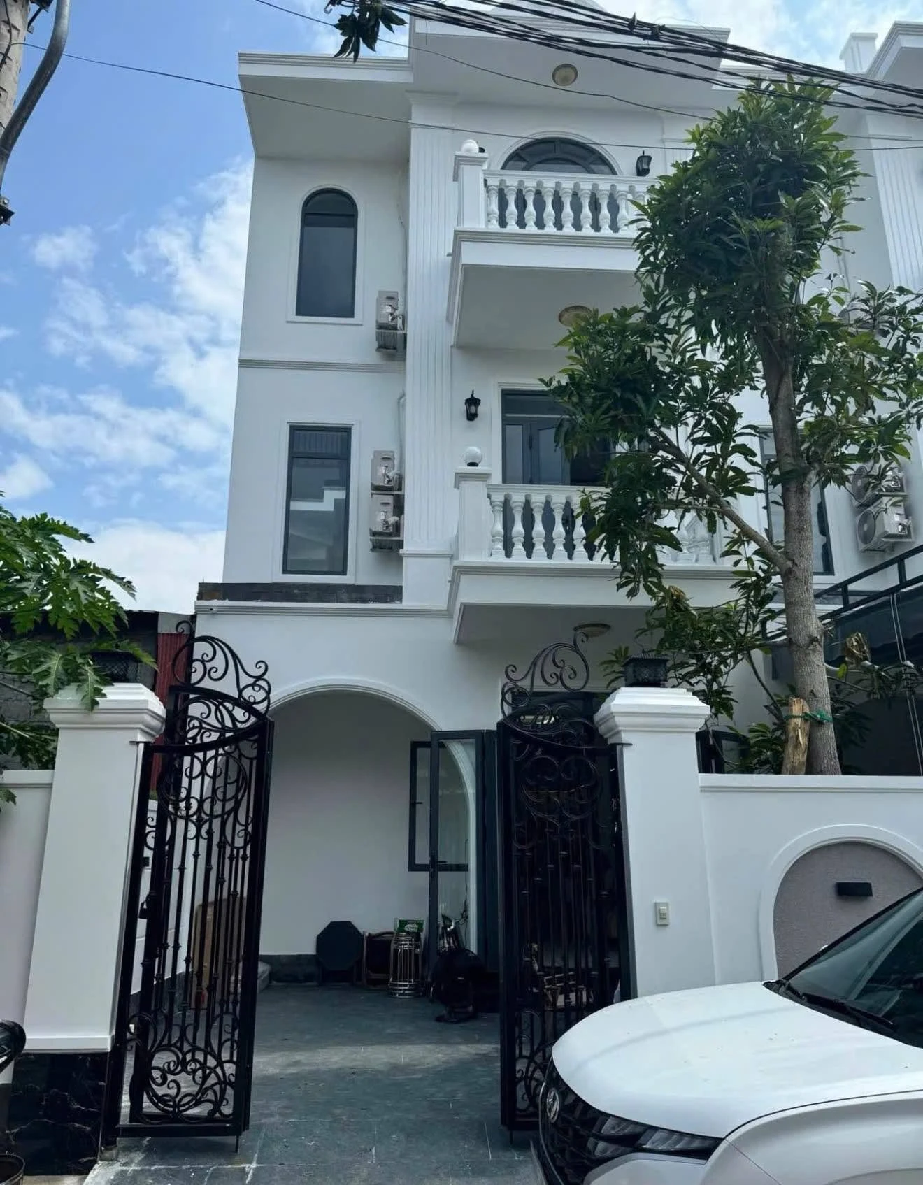 Bán nhà 3 tầng 160m² ngang 6m kiệt Phạm Văn Đồng, Huế - Ảnh 1