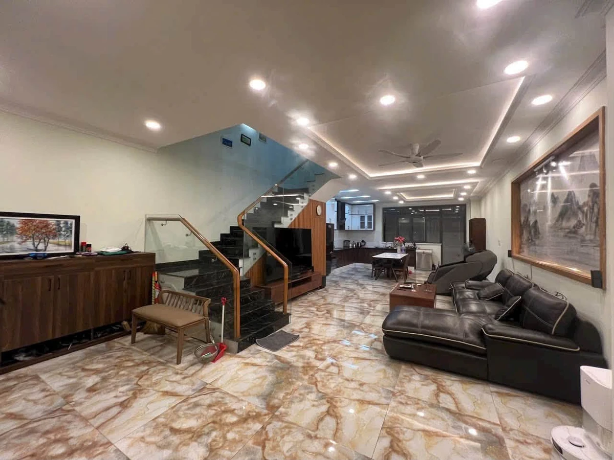 Bán nhà liền kề full nội thất 4PN 313m² Thủ Đức 15,5 tỷ - Ảnh thu nhỏ 3