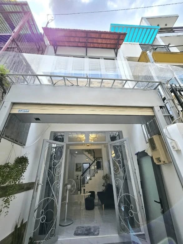 Bán nhà 2 tầng, 2 PN gần Phan Đăng Lưu Bình Thạnh 100m² - Ảnh 1