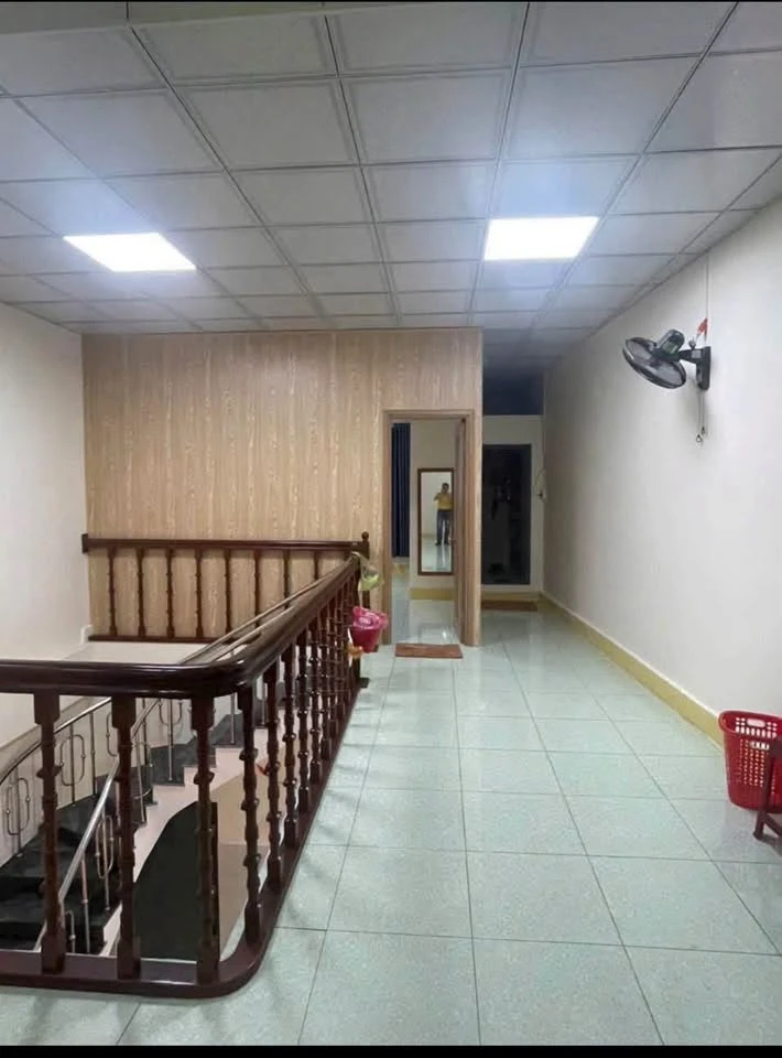 Cho thuê nhà mặt tiền 130m2 Lê Lợi, Quảng Ngãi 9 triệu/tháng - Ảnh thu nhỏ 3