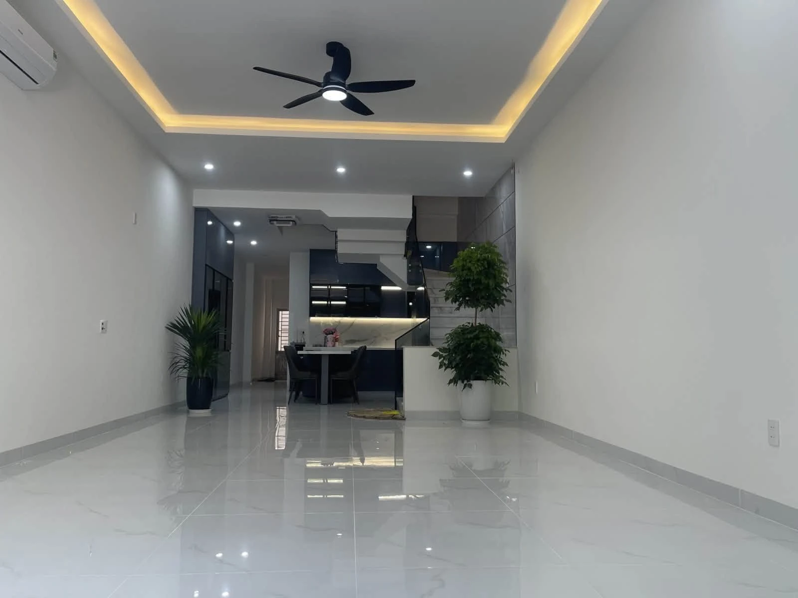 Bán nhà 3 tầng 104m2 mặt tiền Phùng Tá Chu, Đà Nẵng - Ảnh 1