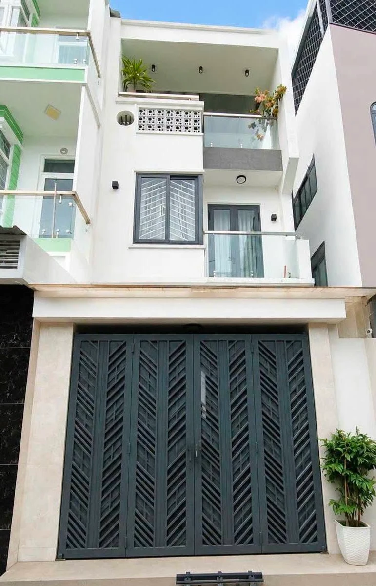 Nhà 3 tầng 56m² 3PN gần Lê Văn Việt - Ảnh 1