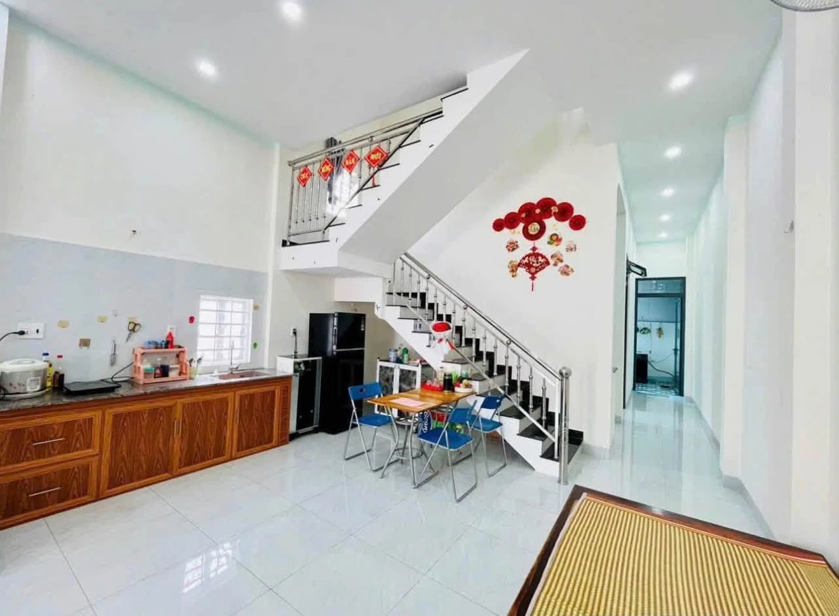 Bán nhà 1 mê hẻm 118 Y Nuê, TP Buôn Ma Thuột, 6x20m, giá 3,1 tỷ - Ảnh thu nhỏ 3