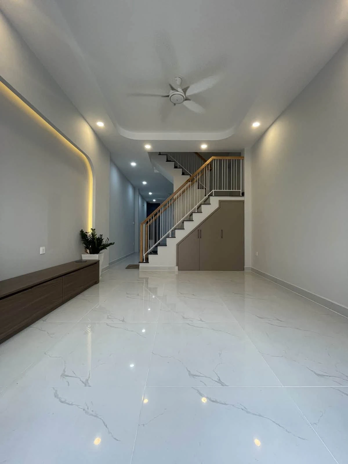 Bán nhà hẻm Tân Bình 60m² 3 tầng 3PN - 8.3 tỷ - Ảnh 1