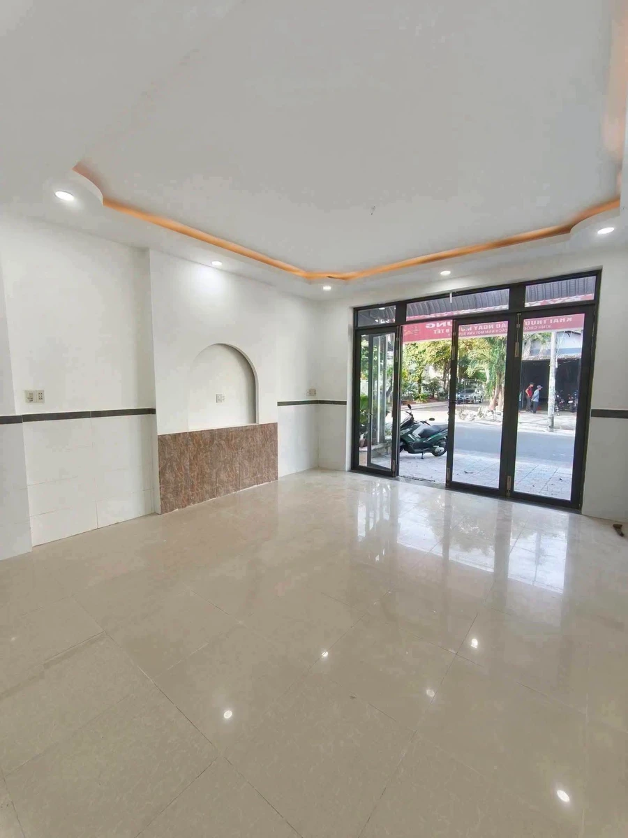 Bán nhà mặt tiền Phạm Hùng, 100m², 3 tỷ 250 triệu, Rạch Giá - Ảnh thu nhỏ 3