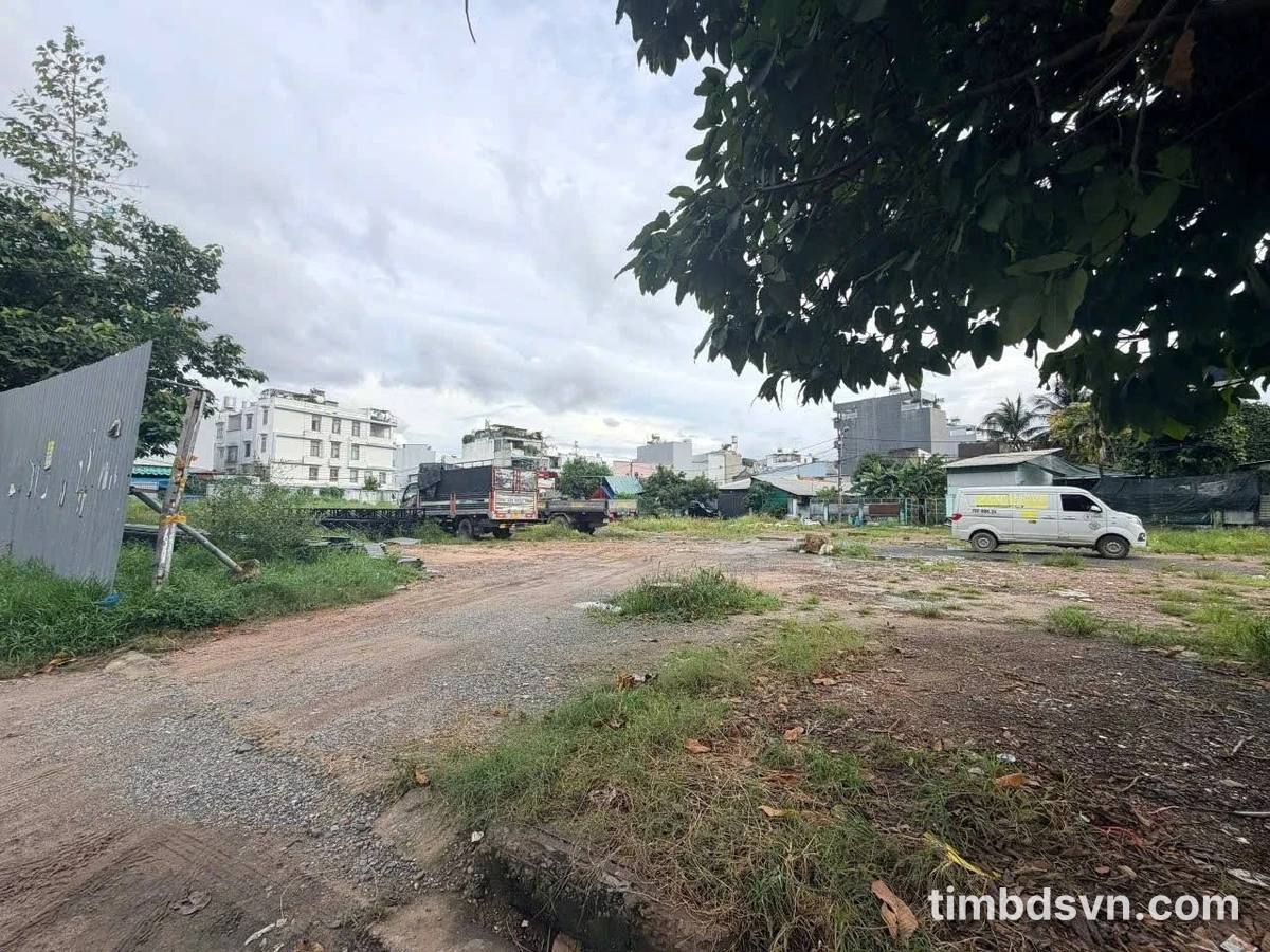 Cho thuê mặt bằng 1.500 m² 3 mặt tiền Đông Hưng Thuận - Ảnh 1