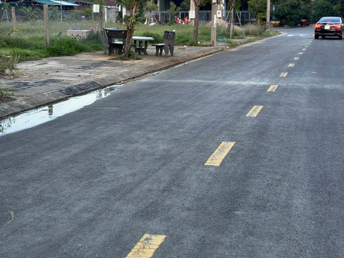 Bán đất hai mặt tiền 150 m2, chỉ 2 tỷ, sổ đỏ - Ảnh thu nhỏ 2