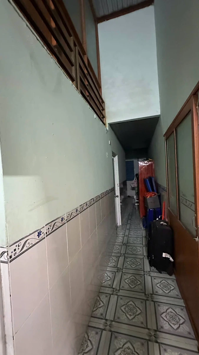 Bán nhà gác lửng 100m² 4 phòng ngủ Phường Long Bình - Ảnh thu nhỏ 4