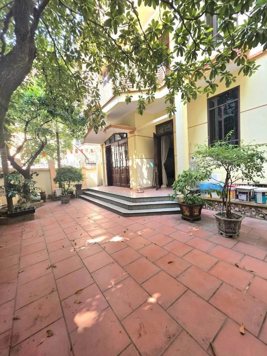 Bán biệt thự sân vườn lô góc 154m2, 4 tầng, giá 41 tỷ, phố Xuân Thủy, Cầu Giấy, Hà Nội - Ảnh 1