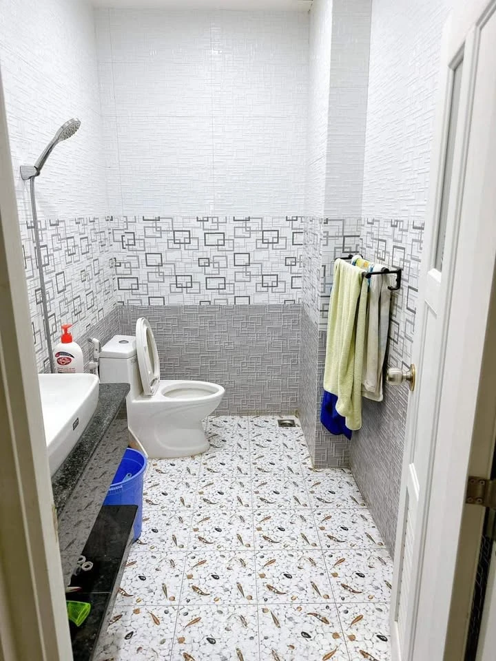 Nhà mặt tiền Quang Trung, Rạch Giá, 2PN, 49m², 2,6 tỷ - Ảnh 1
