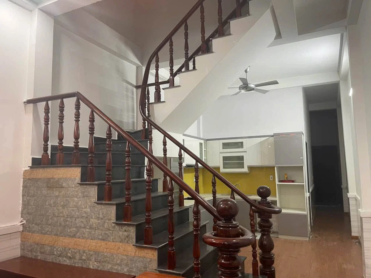 Bán nhà mặt tiền Ống Nước 90m² 3PN, 6,7 tỷ - Ảnh thu nhỏ 2