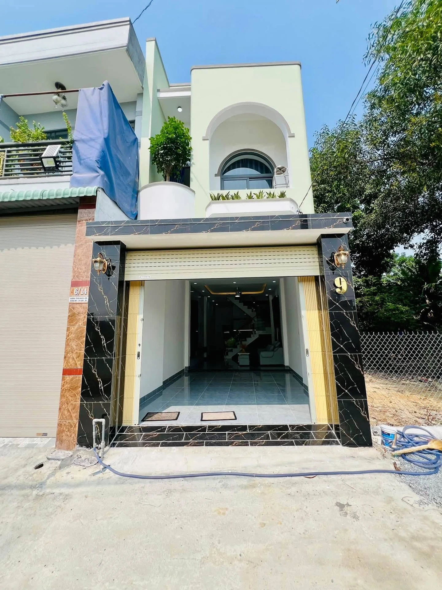 Bán nhà phố Thủ Đức 3PN 2WC, 56m², 2 tỷ 950 triệu - Ảnh 1