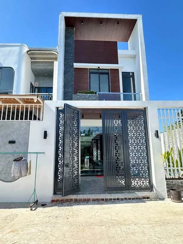 Bán nhà mới hẻm Bích Khê 97m2, 3PN Quảng Ngãi - Ảnh 1