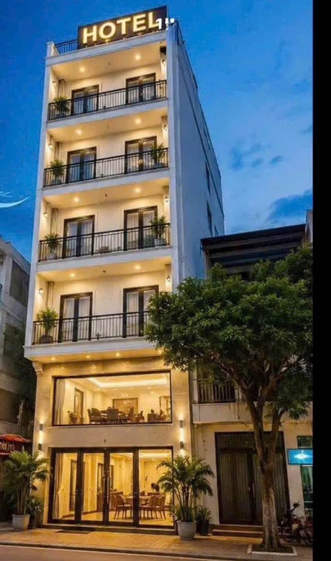 Bán khách sạn 14 phòng 6 tầng 75m2 có thang máy tại Ghềnh Ráng, Quy Nhơn