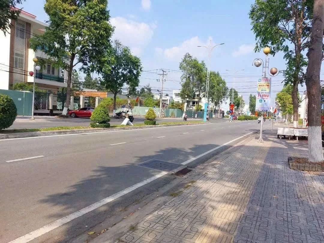 Bán nền đất mặt tiền Nguyễn Văn Nguyễn, Bến Tre, 110m2, 2,7 tỷ - Ảnh 1