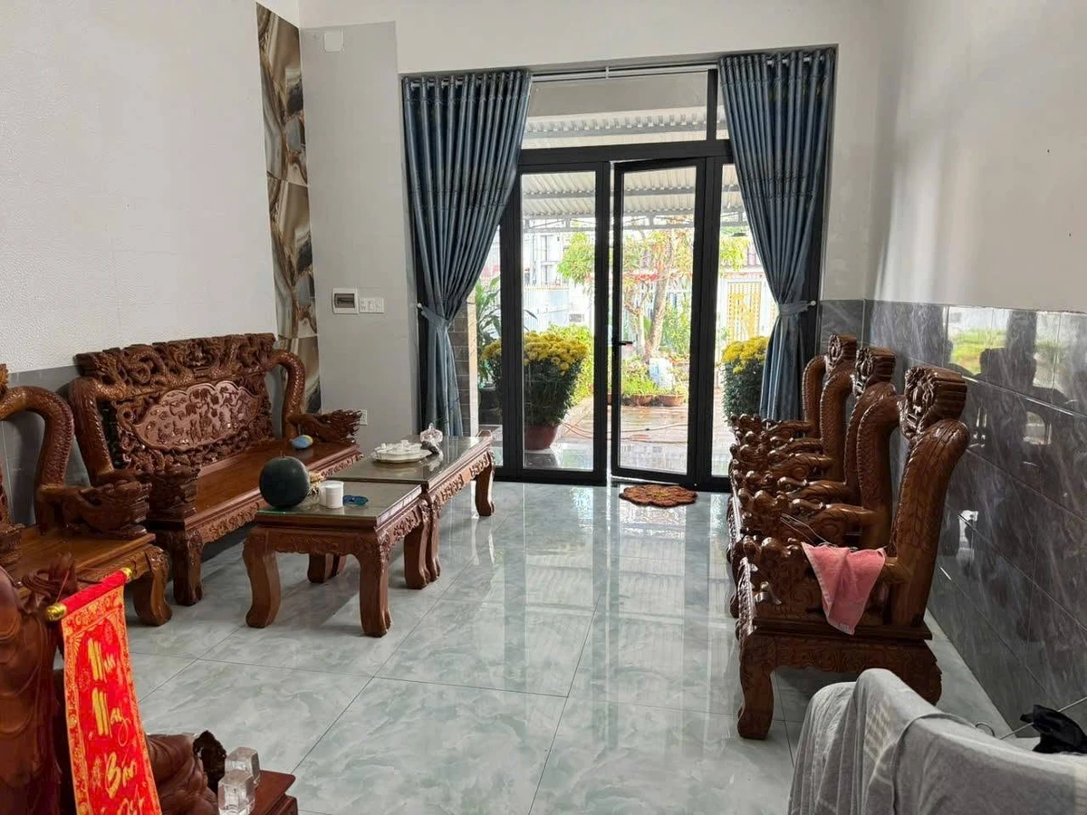 Bán nhà mặt tiền đường nhựa 8x30m, 4 phòng ngủ, giá 5 tỷ tại KDC Phú Bình, Long Khánh, Đồng Nai - Ảnh thu nhỏ 3