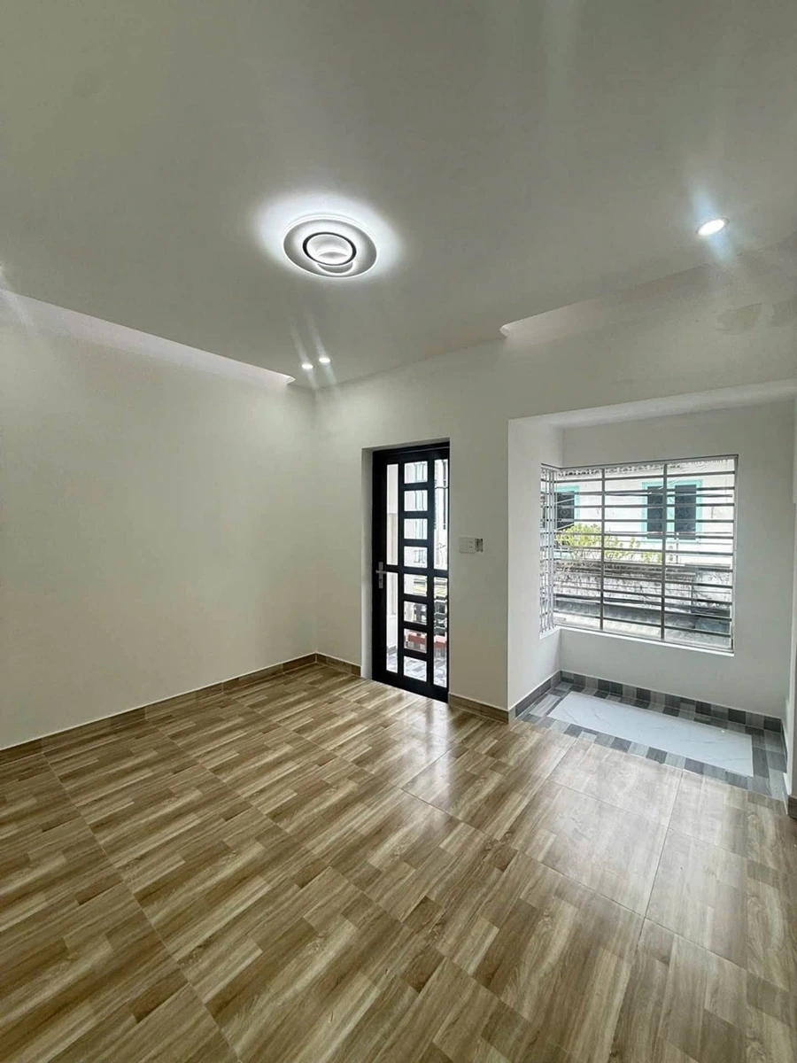 Bán nhà 2 tầng 4PN 48m2 full nội thất hẻm xe hơi đường Lê Đình Cẩn, Bình Tân giá 5 tỷ - Ảnh 1