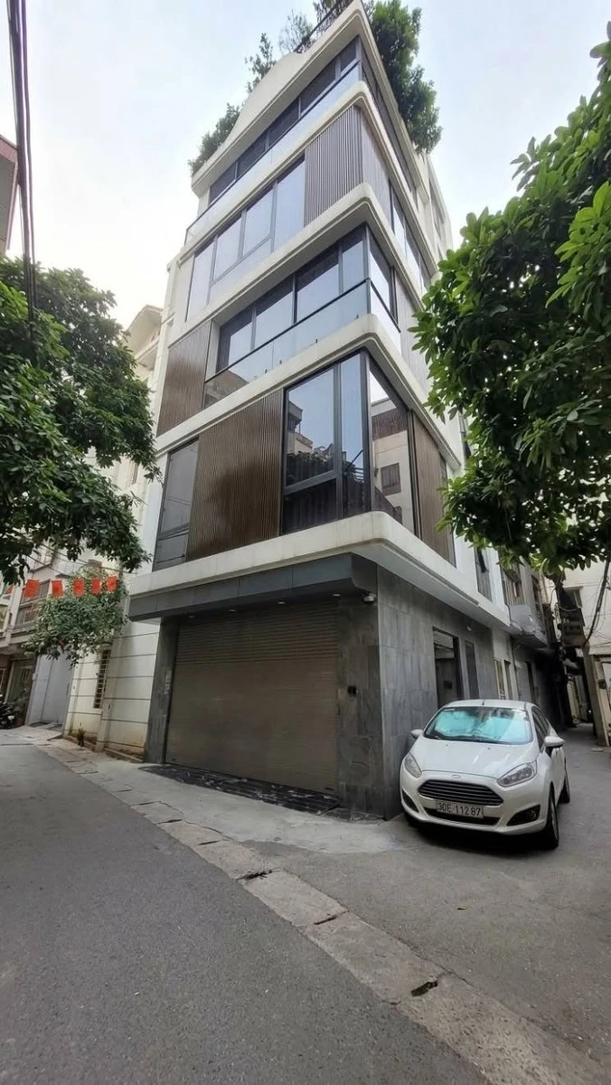 Bán nhà hẻm xe hơi 5x12m 4 tầng Đồng Đen 6,7 tỷ - Ảnh 1