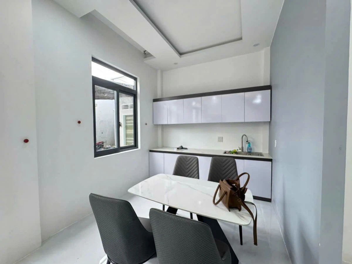 Bán nhà 1 trệt 1 lầu 84m2 Nguyễn Thị Định Rạch Giá, 1 tỷ 180 triệu - Ảnh thu nhỏ 5