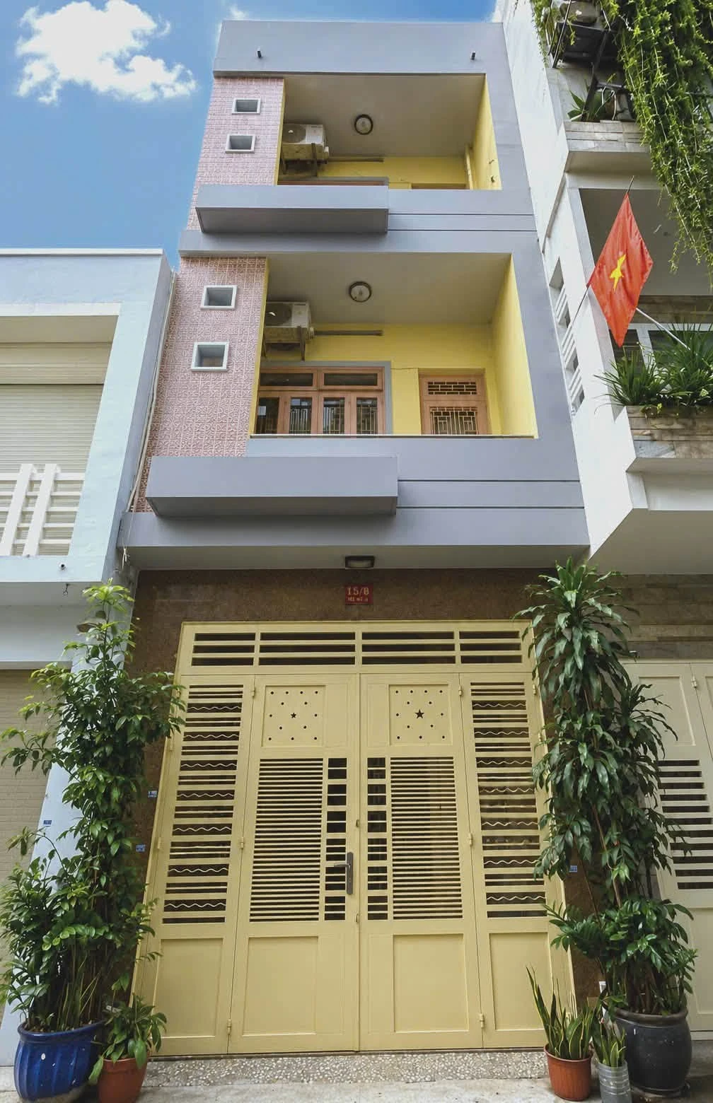 Bán nhà hẻm xe hơi 6m 4 tầng 4x14m đường Đoàn Thị Điểm, Phú Nhuận giá 12,95 tỷ - Ảnh 1