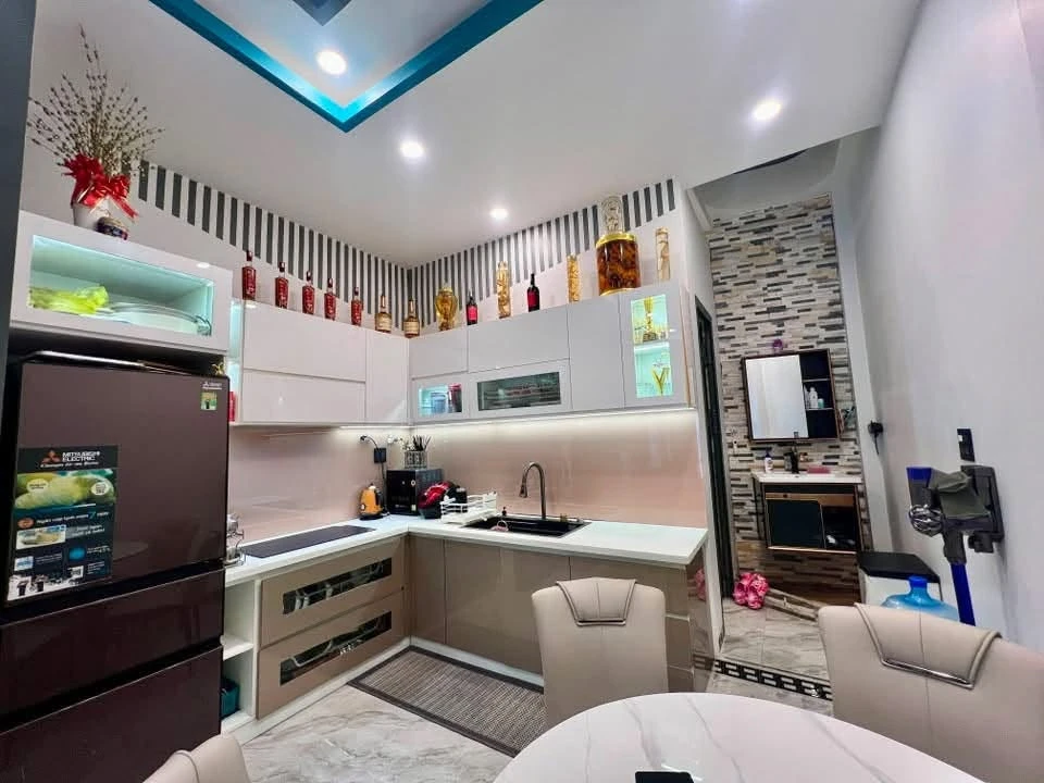 Bán nhà 2 lầu sân thượng Phan Thiết 30m² 2 tỷ 1 - Ảnh thu nhỏ 2