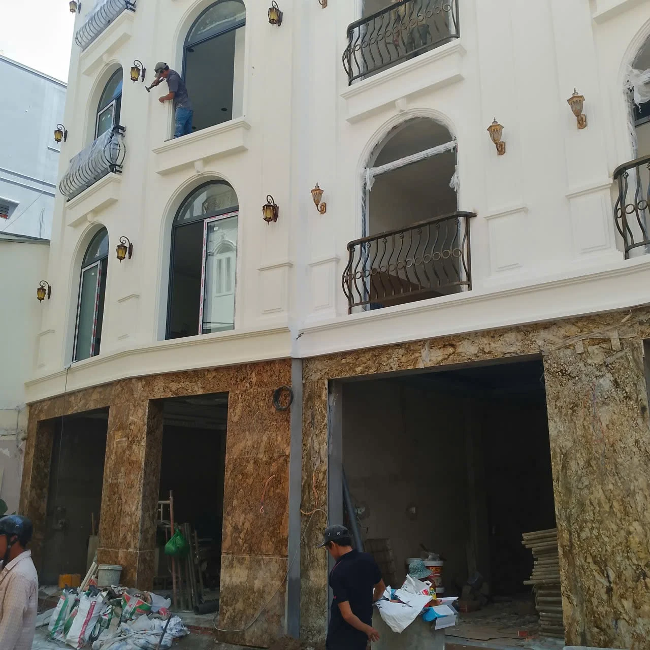 Bán nhà phố mặt tiền Phú Nhuận 5 tầng 50m2 - Ảnh 1