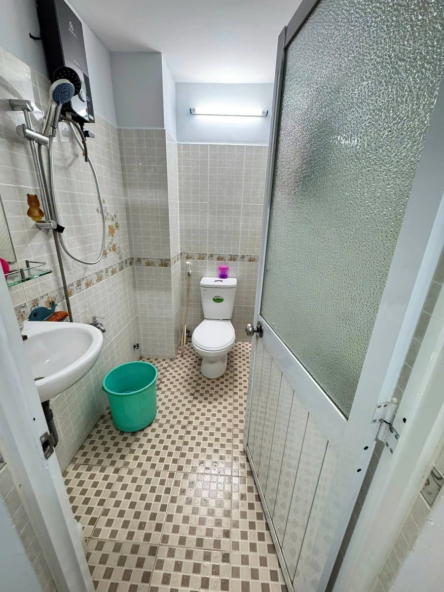 Bán nhà 3 tầng 51.5m2 đường Đoàn Văn Bơ Quận 4, 4PN, giá 5.199 tỷ - Ảnh thu nhỏ 3