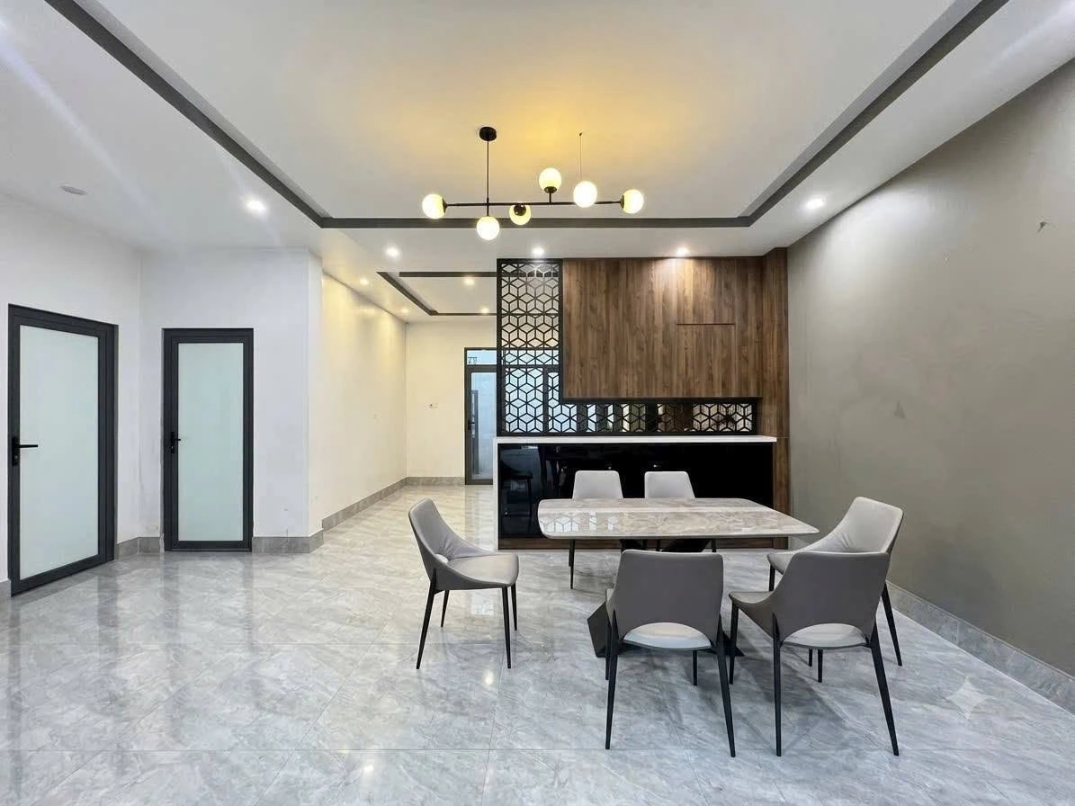 Bán biệt thự mặt tiền Văn Cao Rạch Giá 200m² 5.95 tỷ - Ảnh thu nhỏ 4