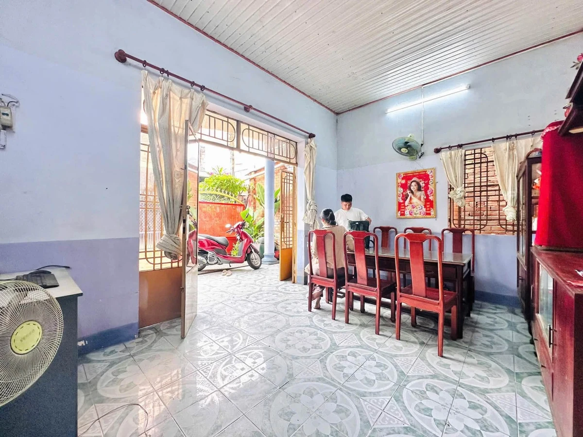 Cần bán gấp nhà Phú Thọ, Bình Dương 112m2, 2 tỷ 250 triệu - Ảnh thu nhỏ 2