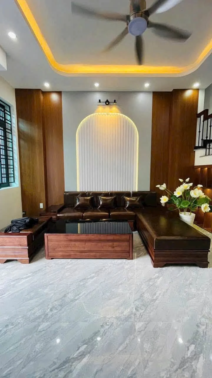 Bán nhà 3 tầng ngõ phố Nguyễn Hữu Cầu, 60.8m2, Hải Dương - Ảnh 1