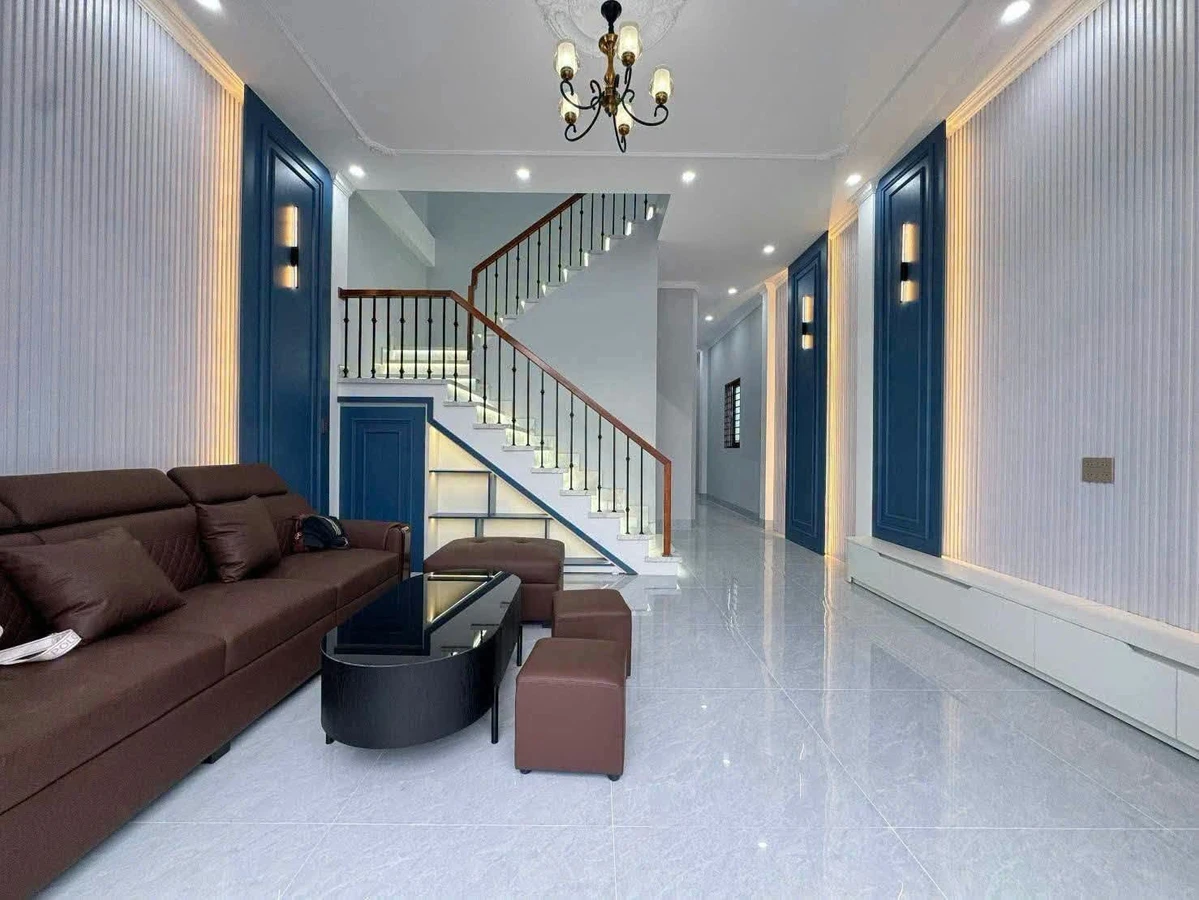 Bán nhà mặt tiền đường Vàm Trư, Rạch Giá, 1 trệt 1 lầu, 3 phòng ngủ, giá 2,69 tỷ - Ảnh thu nhỏ 3