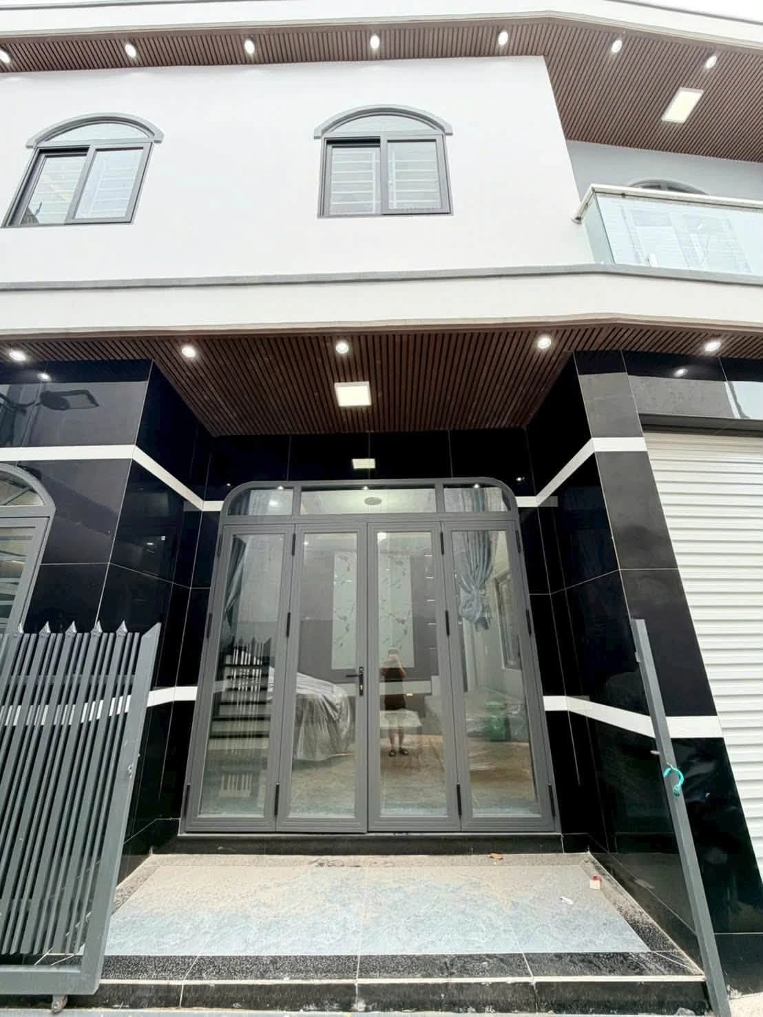 Bán nhà 1 trệt 1 lầu 67m2 gần chợ Tân Phong - Ảnh 1