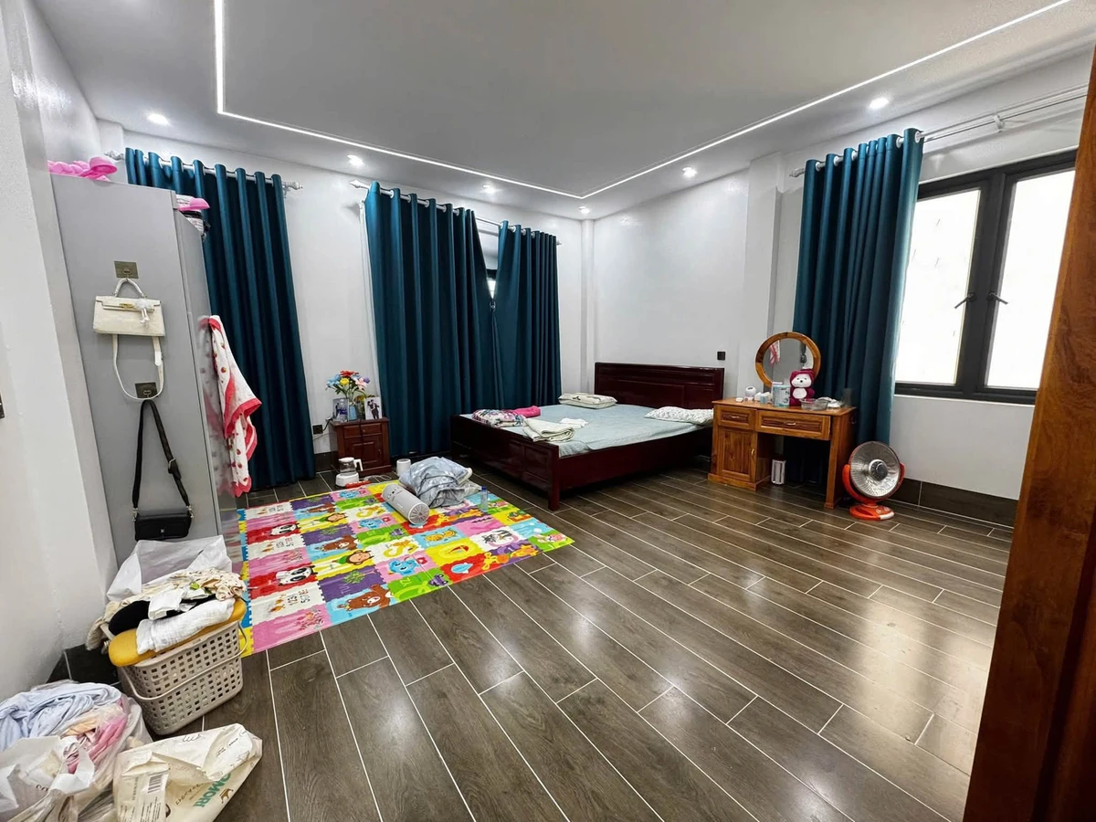 Bán nhà 3 tầng 4 phòng ngủ 100m² Nguyễn Trãi 2,4 tỷ - Ảnh thu nhỏ 4