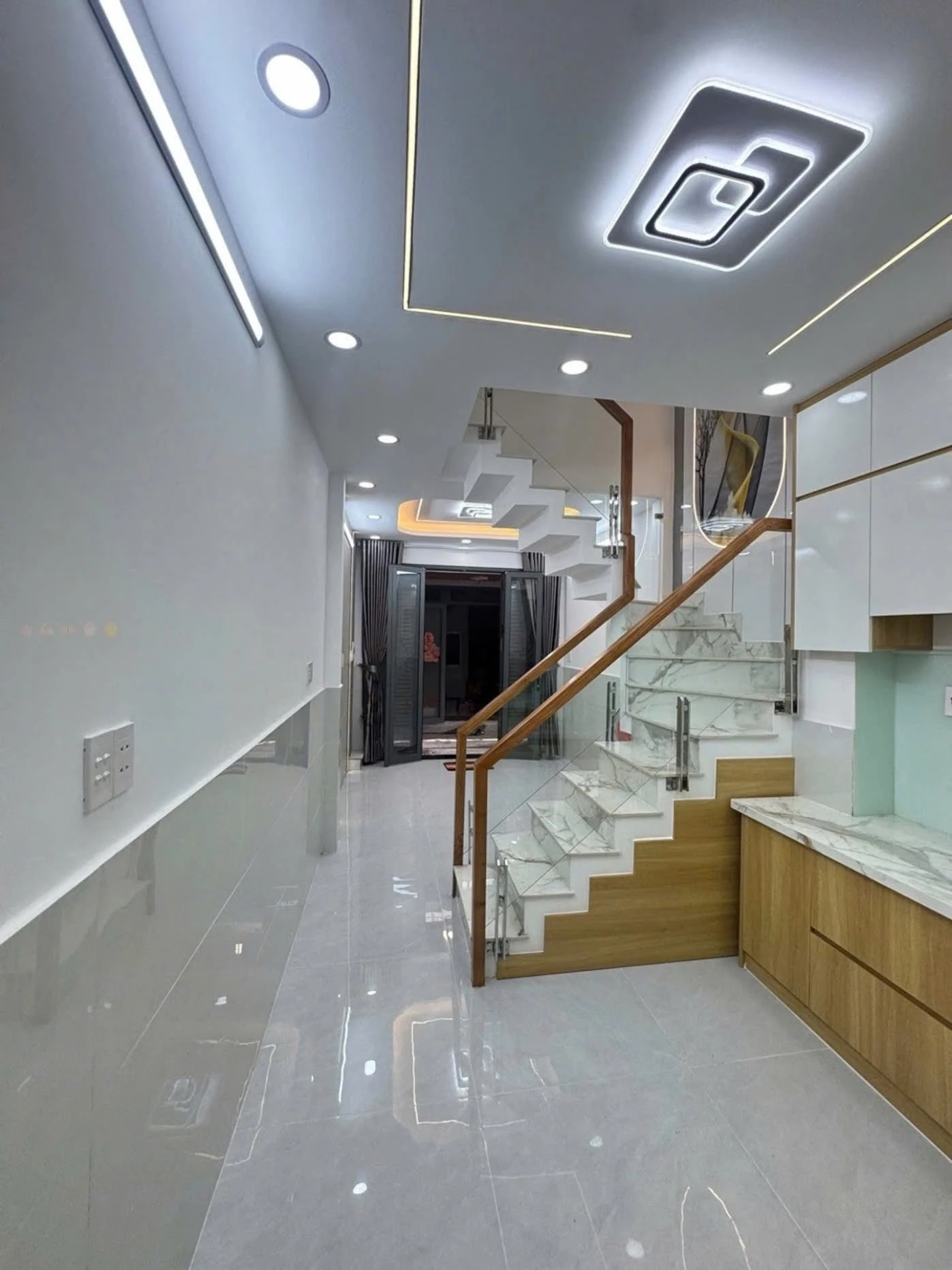 Bán nhà hẻm 2 tầng 24m2, 2PN, sát chợ Bình Long, Tân Phú, giá nhỉnh 3 tỷ - Ảnh 1