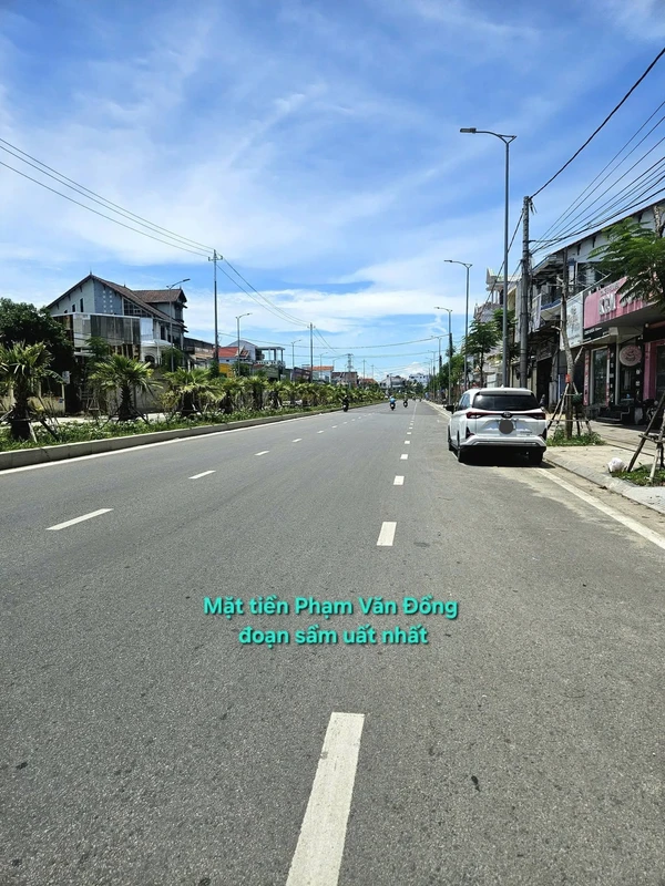Bán 2 lô đất mặt tiền Phạm Văn Đồng, Huế, 221m², 23 tỷ