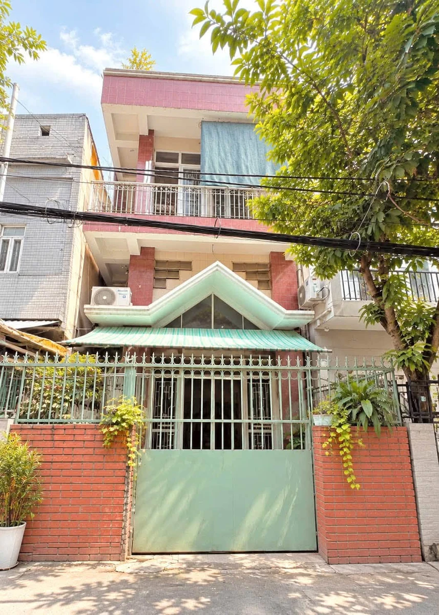 Bán nhà 4 tầng BTCT 67m², 5PN, hẻm xe hơi đường Nguyễn Văn Đậu, Bình Thạnh - Ảnh 1