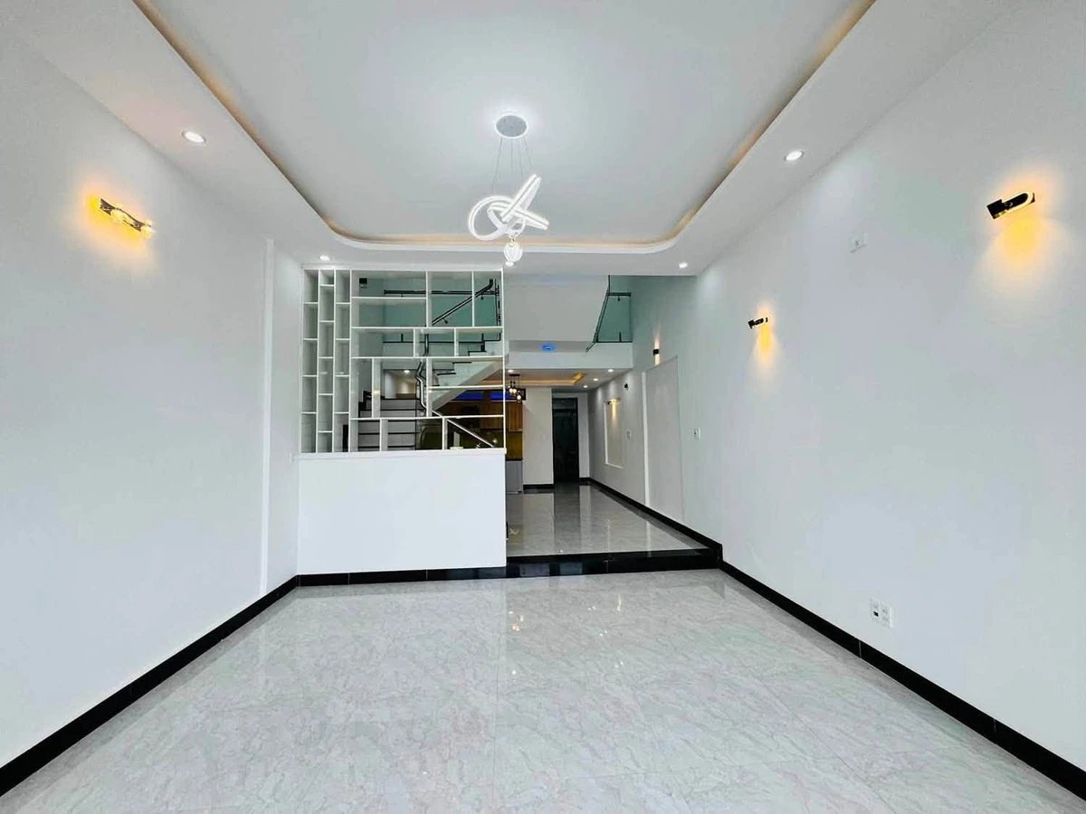Bán nhà 2 tầng 110m2 có sân ô tô Quảng Ngãi 2,55 tỷ - Ảnh thu nhỏ 2