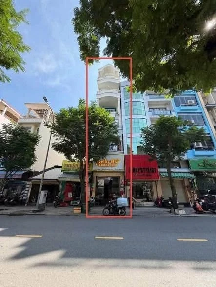 Bán nhà siêu khoanh hiếm 2 mặt tiền Calmette Q1, 418m²