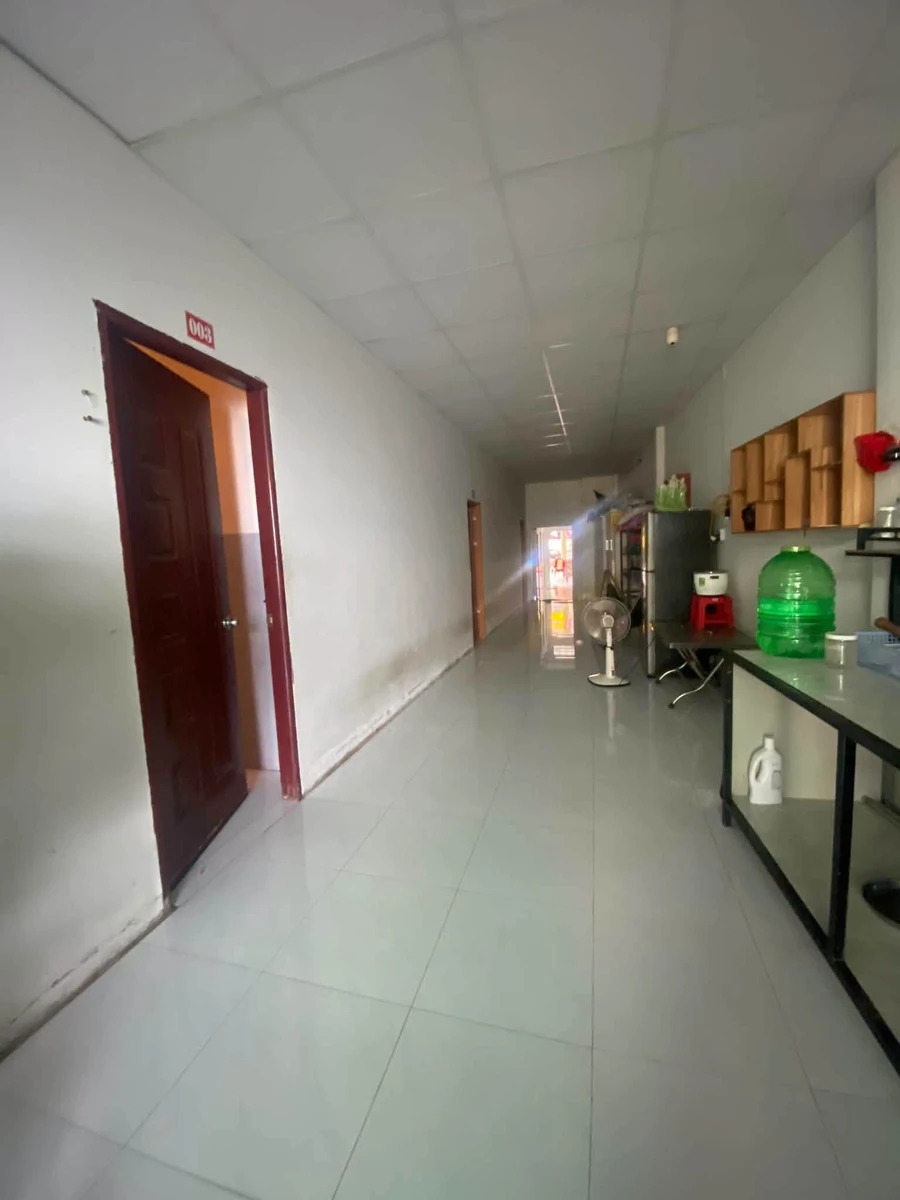 Bán gấp nhà nghỉ 10 phòng đường Lạc Hồng, Rạch Giá, An Giang giá 3 tỷ - Ảnh thu nhỏ 4